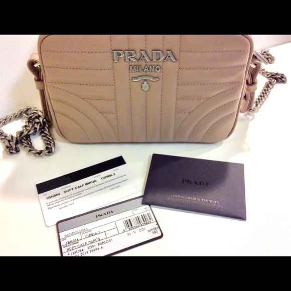 ⭐️SOLD⭐️$1250Prada Diagramme Crossbody Camera Bag - Picture 8 of 8